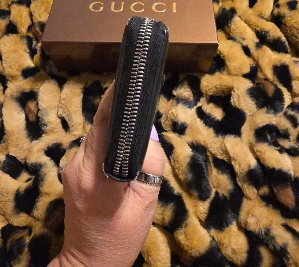 Gucci Black Leather Zip Card Holder with Silver Logo